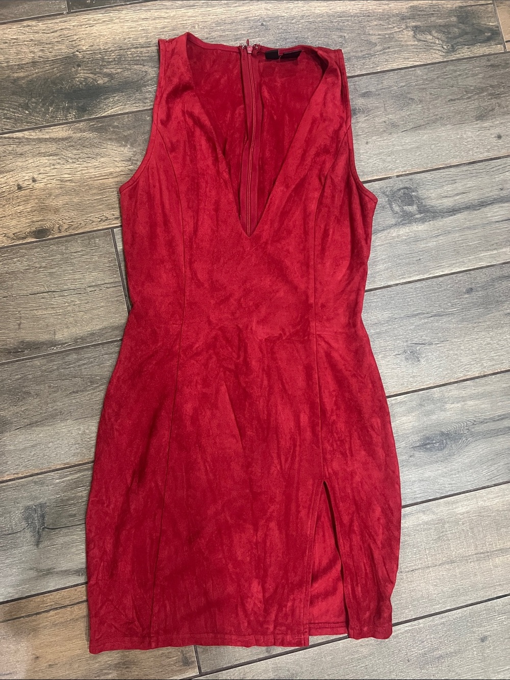WINDSOR Soft Red Sleeveless V-Neck Women's Dress